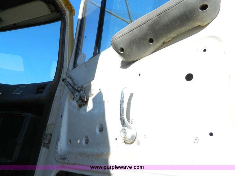 image for item H2278 1974 Ford 9000 dump truck