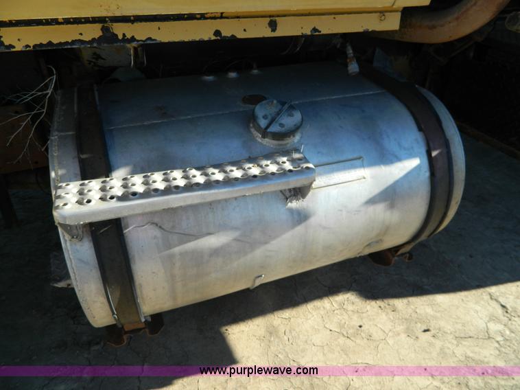 image for item H2278 1974 Ford 9000 dump truck