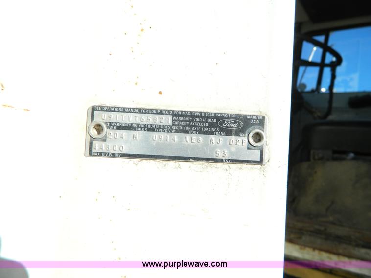 image for item H2278 1974 Ford 9000 dump truck