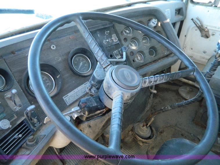 image for item H2278 1974 Ford 9000 dump truck