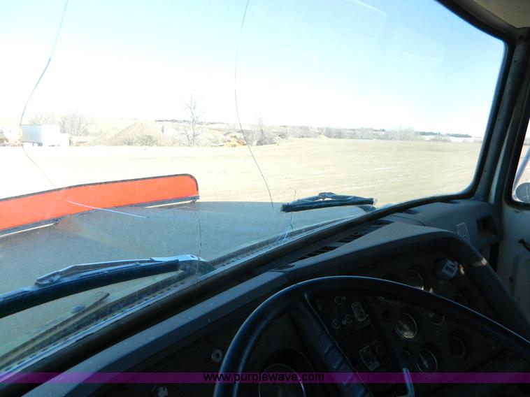 image for item H2278 1974 Ford 9000 dump truck