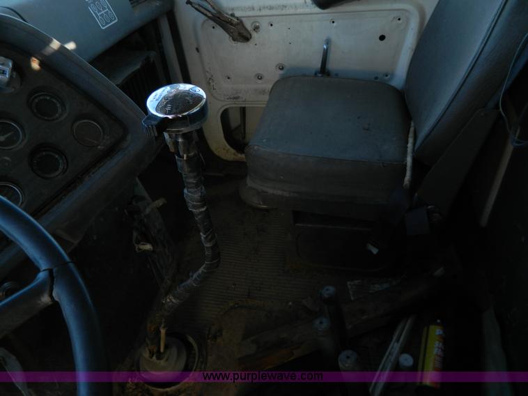 image for item H2278 1974 Ford 9000 dump truck