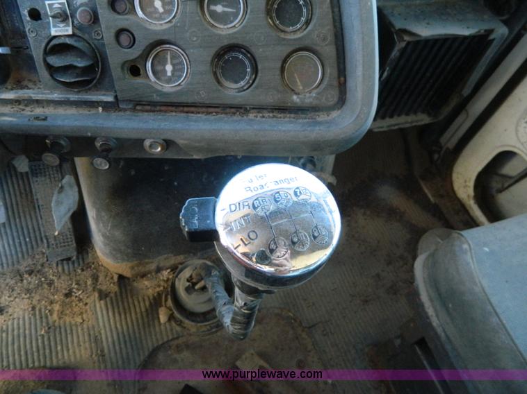 image for item H2278 1974 Ford 9000 dump truck