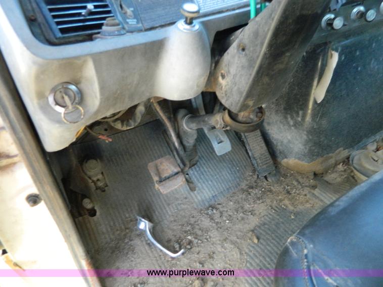 image for item H2278 1974 Ford 9000 dump truck