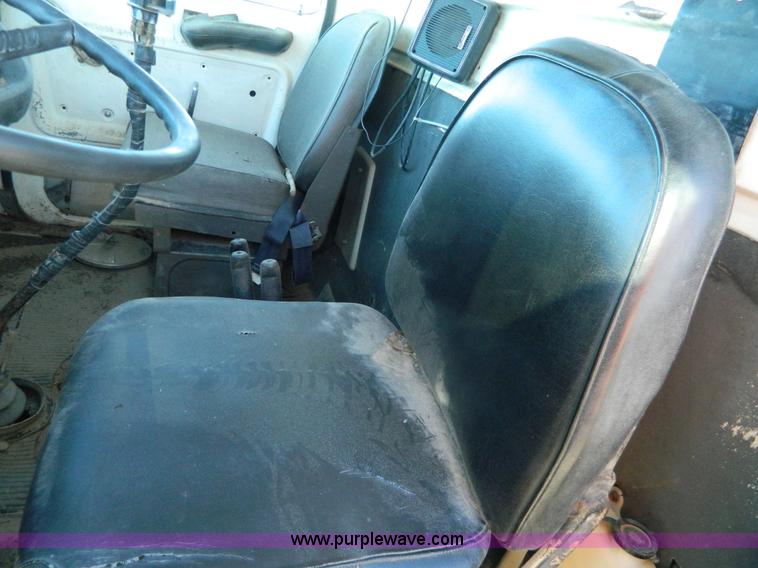 image for item H2278 1974 Ford 9000 dump truck