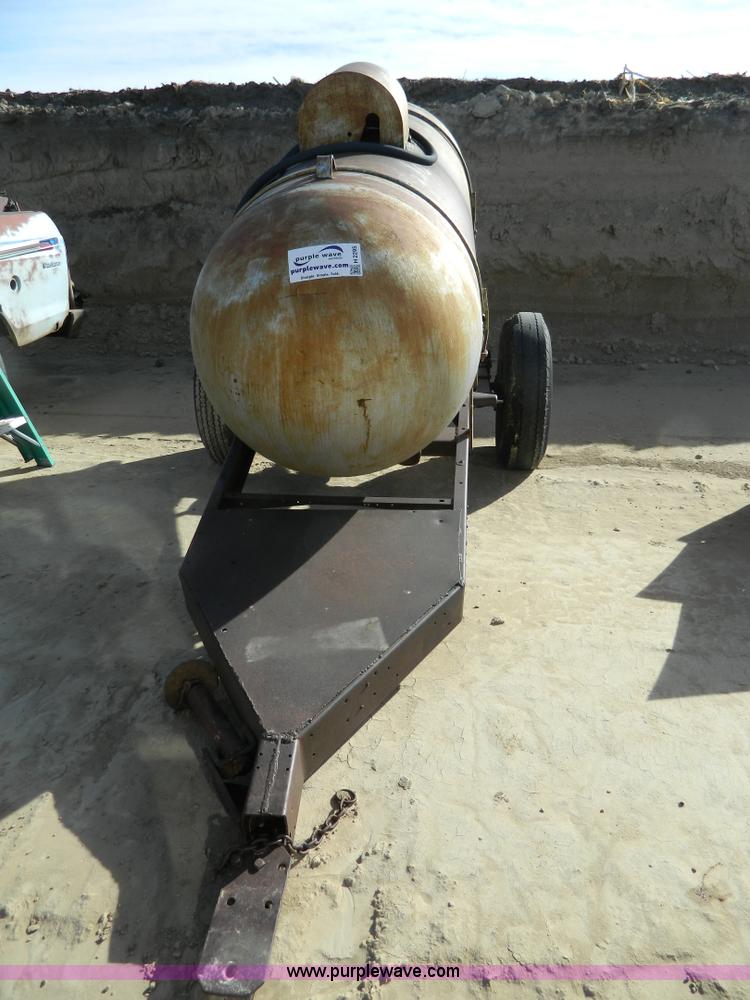 image for item H2295 500 gallon propane tank