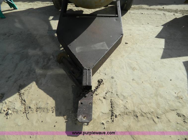 image for item H2295 500 gallon propane tank