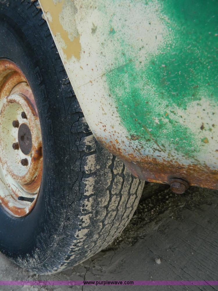 image for item H2297 500 gallon propane tank