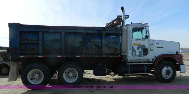 image for item H2298 1991 International F9370 dump truck