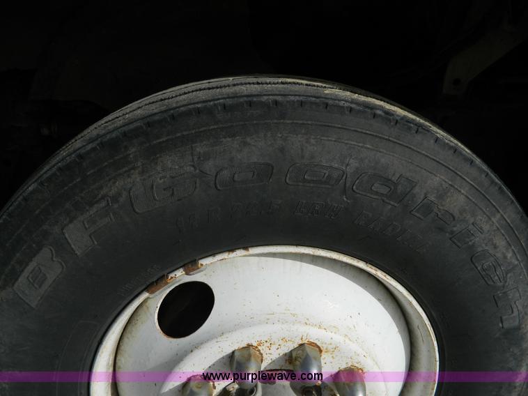 image for item H2298 1991 International F9370 dump truck