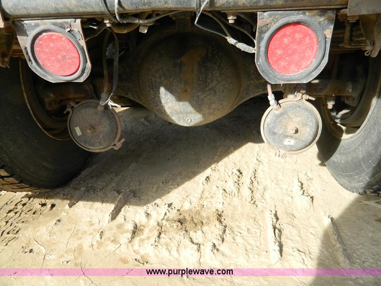 image for item H2298 1991 International F9370 dump truck