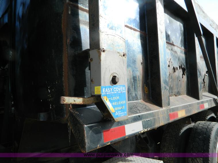 image for item H2298 1991 International F9370 dump truck