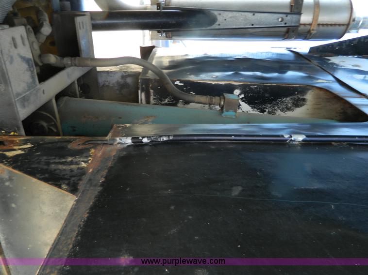 image for item H2298 1991 International F9370 dump truck