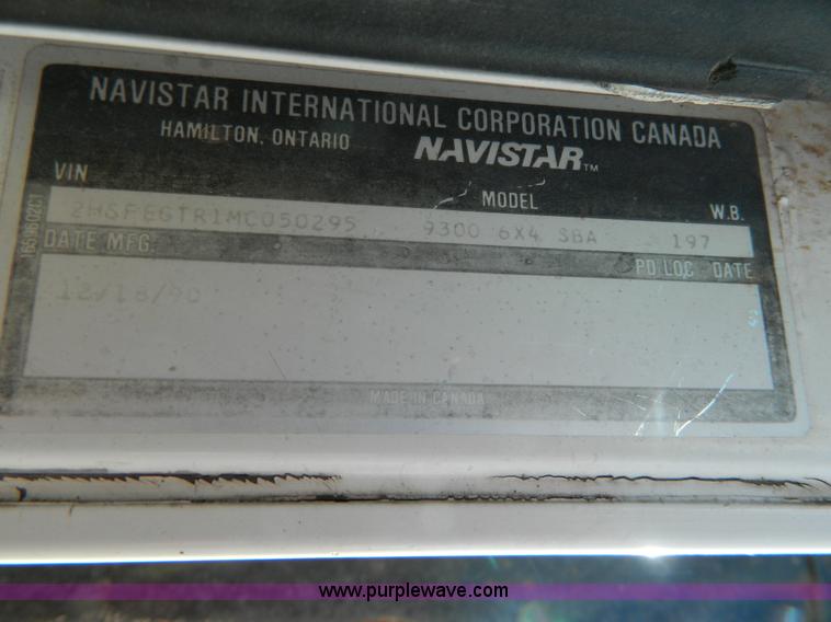 image for item H2298 1991 International F9370 dump truck