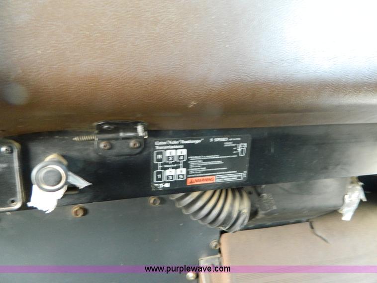 image for item H2298 1991 International F9370 dump truck