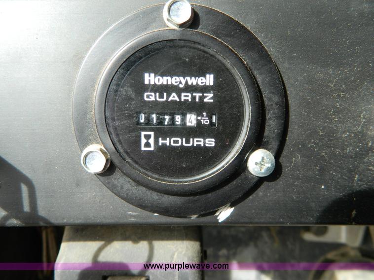 image for item H2298 1991 International F9370 dump truck