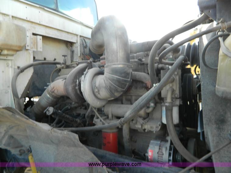 image for item H2298 1991 International F9370 dump truck