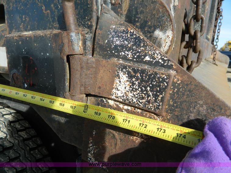 image for item H2298 1991 International F9370 dump truck