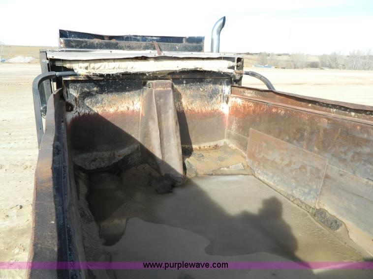 image for item H2298 1991 International F9370 dump truck