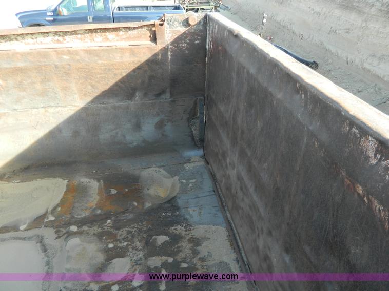 image for item H2298 1991 International F9370 dump truck