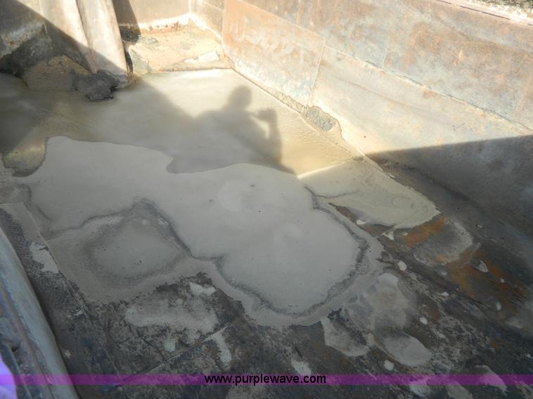 image for item H2298 1991 International F9370 dump truck