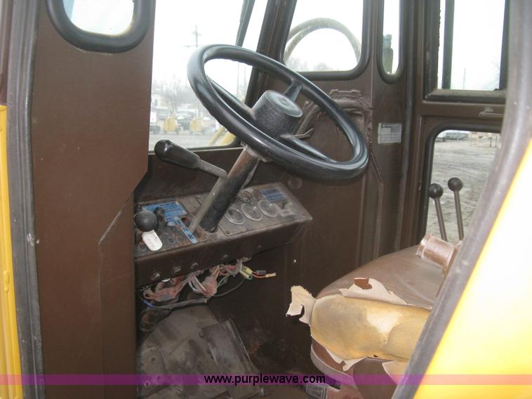 image for item H9265 1989 Case W11B wheel loader