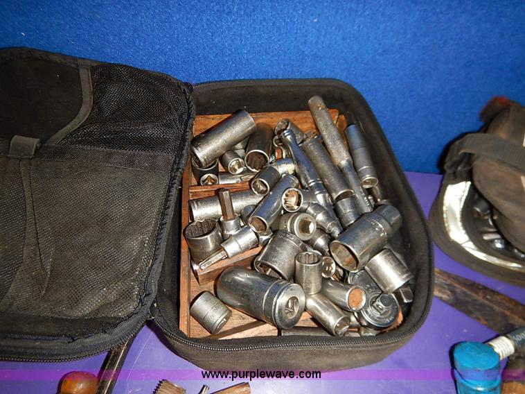 image for item AV9595 Assorted hand tools