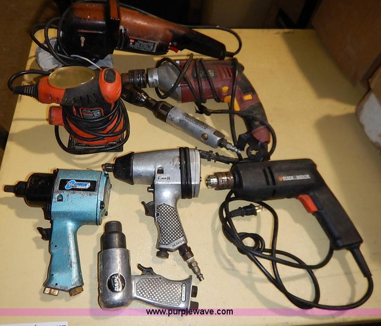image for item AV9596 (8) assorted power tools