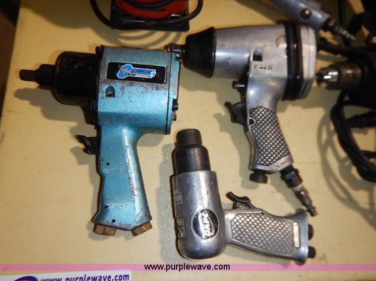 image for item AV9596 (8) assorted power tools