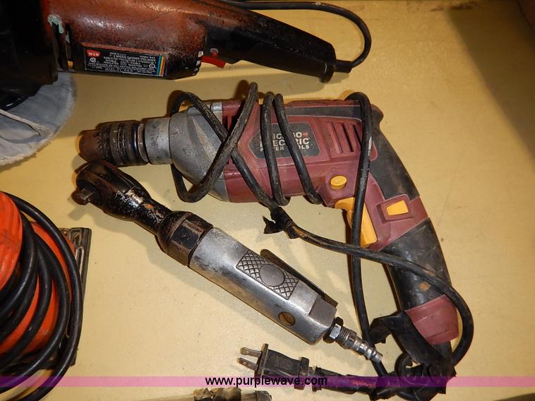 image for item AV9596 (8) assorted power tools