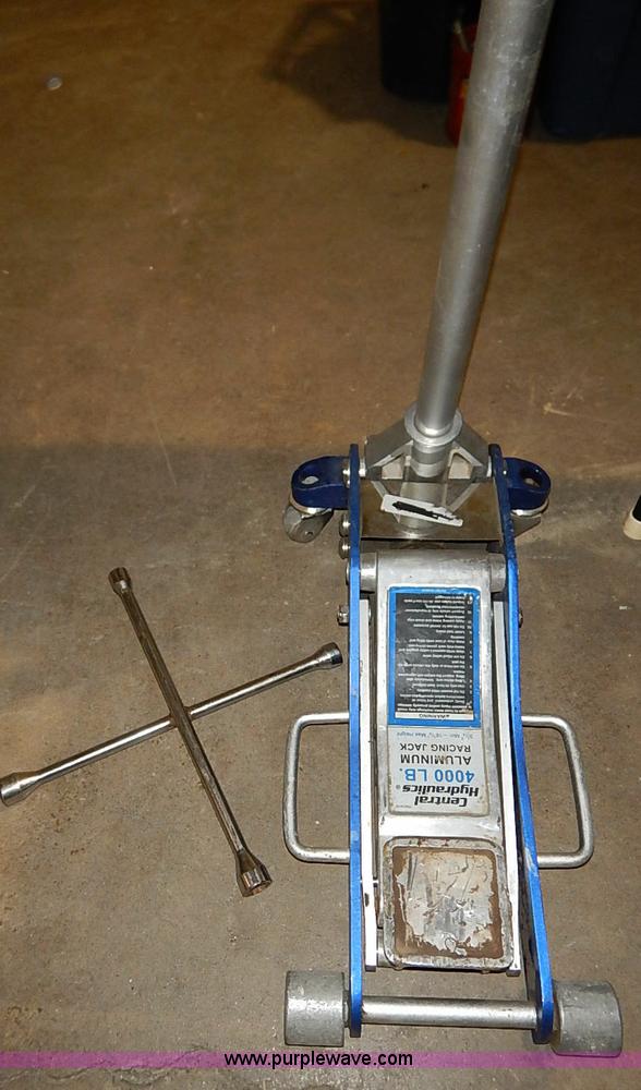 Central Hydraulics aluminum racing jack in Manhattan, KS Item AV9600