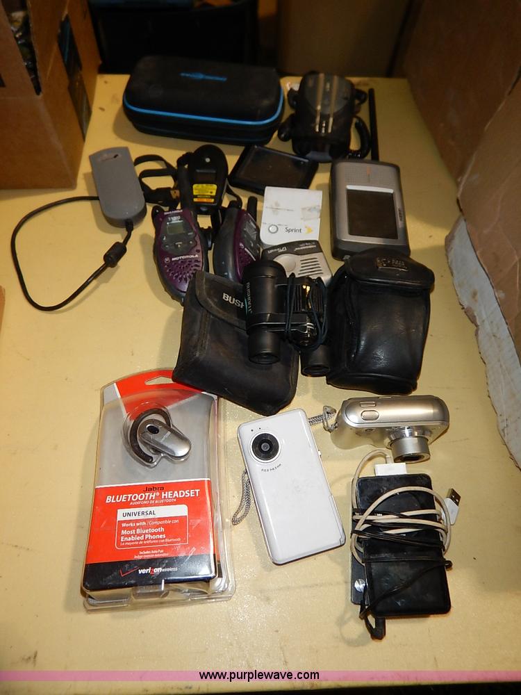 image for item AV9602 Assorted electronics