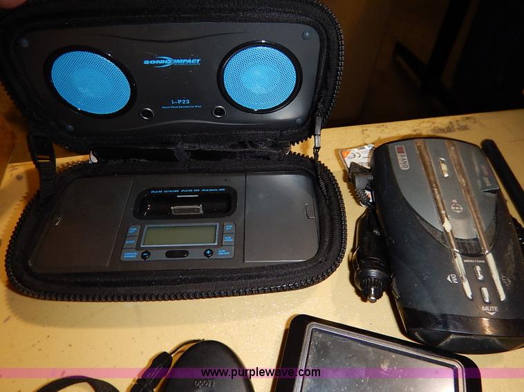 image for item AV9602 Assorted electronics