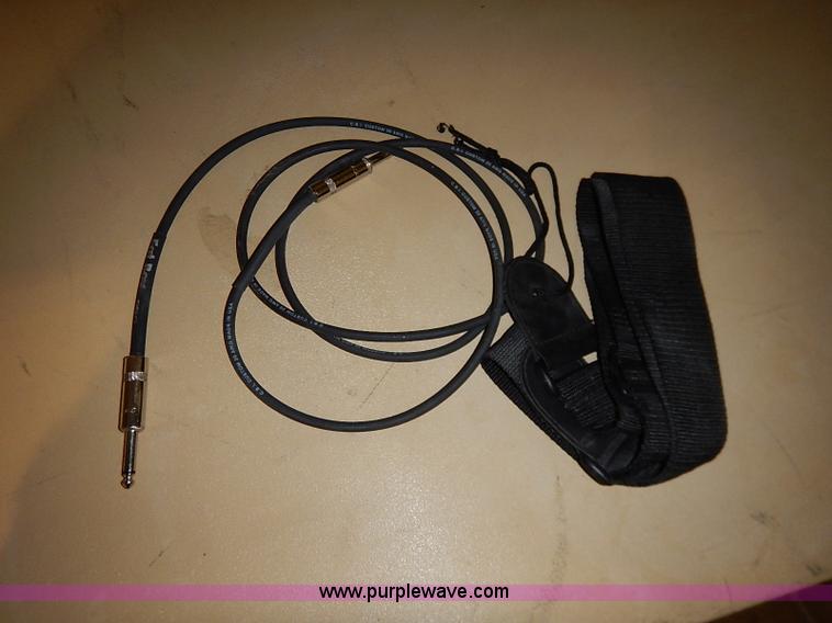 image for item AV9606 Silvertone electric guitar and amplifier