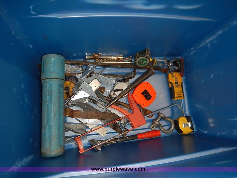 image for item AV9610 Assorted tools