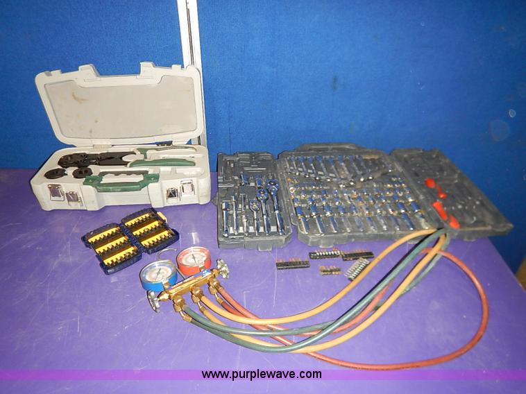 image for item AV9617 Asssorted tools