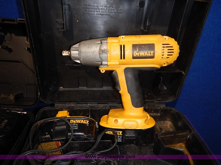 image for item AV9620 (6) DeWalt power tools