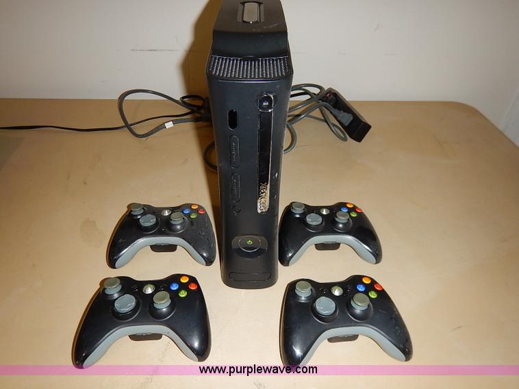 image for item AV9626 Xbox 360 game system