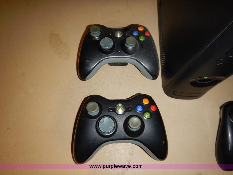 image for item AV9626 Xbox 360 game system