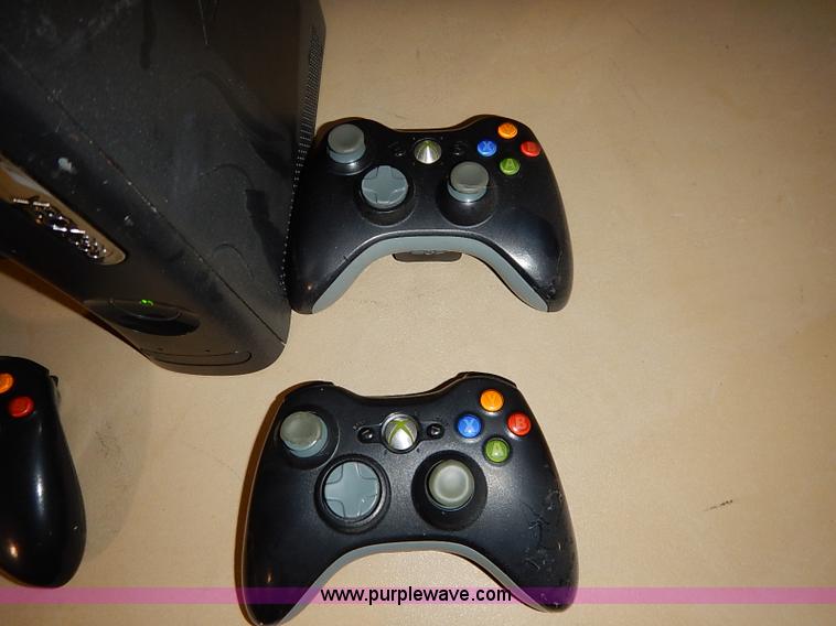 image for item AV9626 Xbox 360 game system