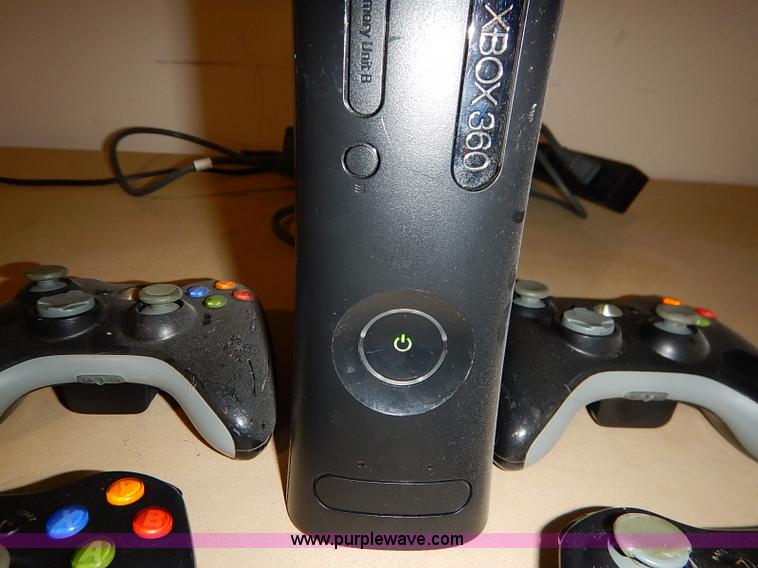 image for item AV9626 Xbox 360 game system