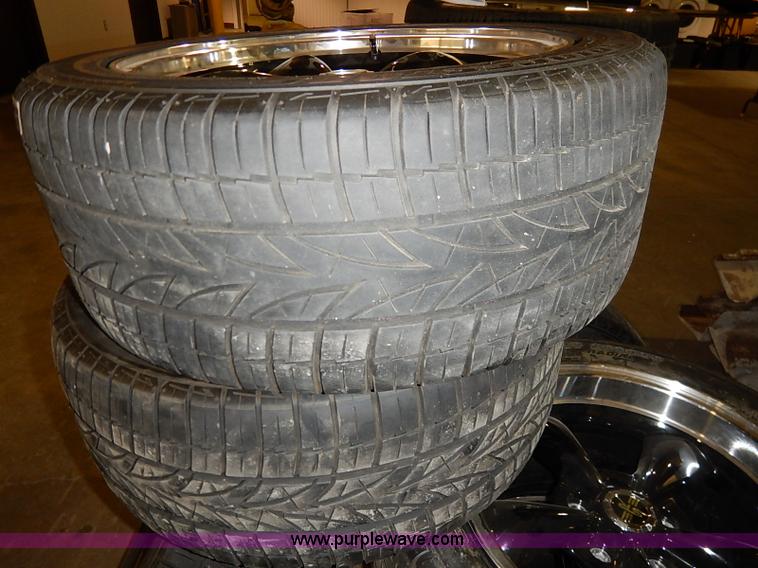 image for item AV9634 Assorted tires and wheels