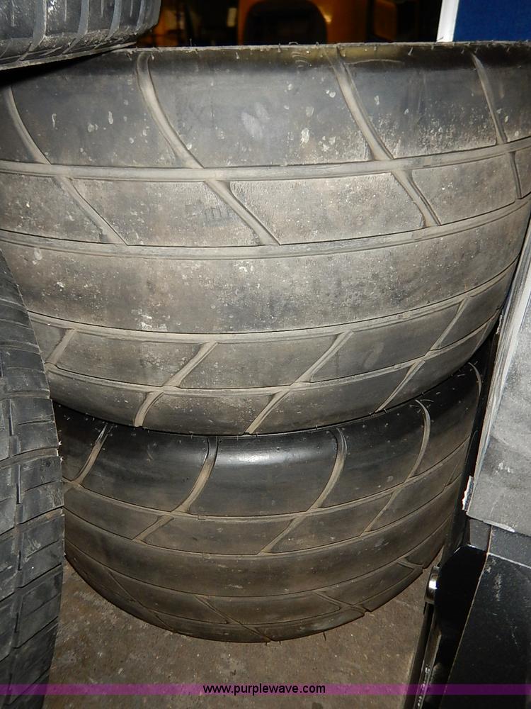 image for item AV9634 Assorted tires and wheels