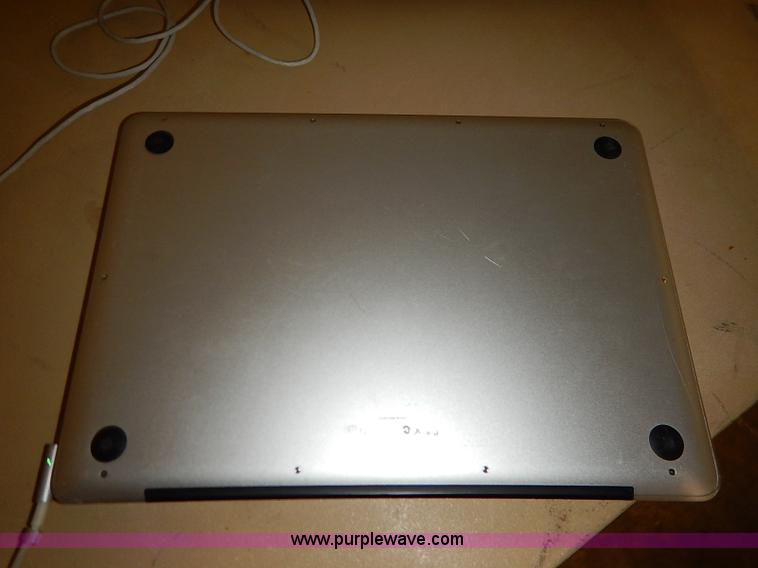 image for item AV9638 Apple MacBook Pro laptop