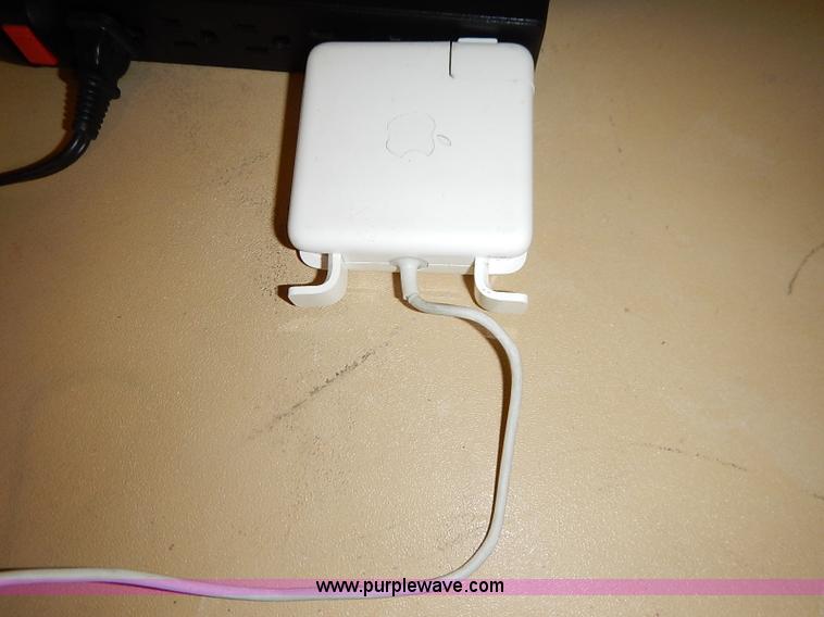 image for item AV9638 Apple MacBook Pro laptop