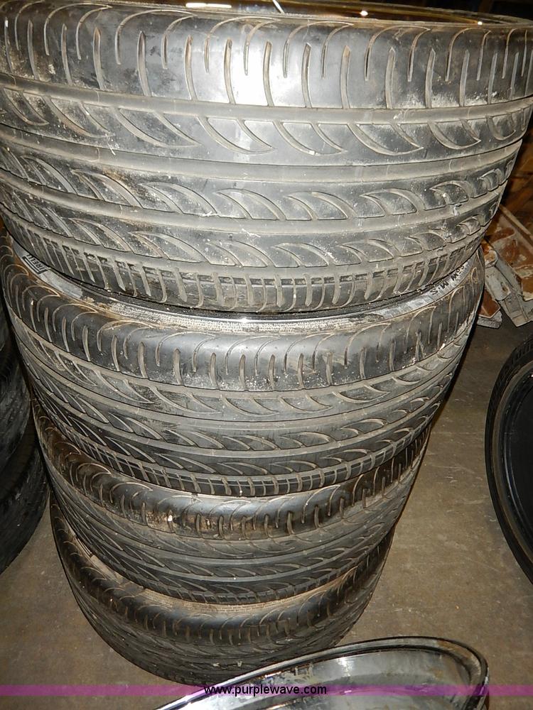 image for item AV9641 Assorted tires and wheels
