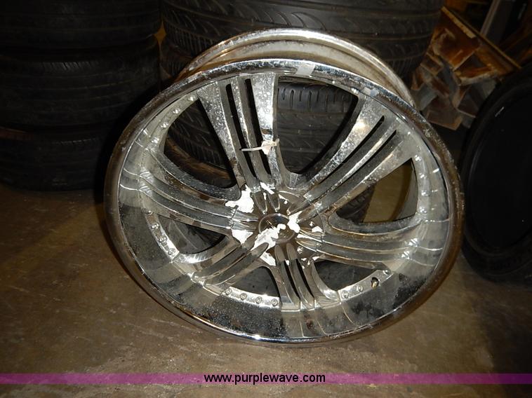 image for item AV9641 Assorted tires and wheels