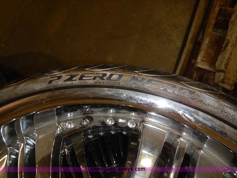 image for item AV9641 Assorted tires and wheels