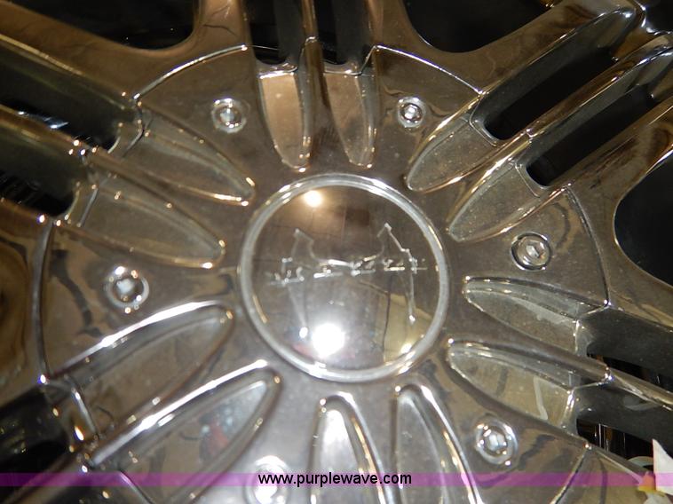 image for item AV9641 Assorted tires and wheels