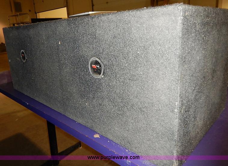 image for item AV9645 Assorted car audio equipment